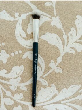 BK Beauty - ANGIE HOT & FLASHY A506 CONCEALER